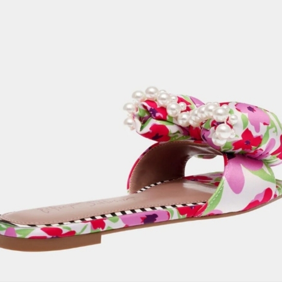 🩷🔹️ Betsey Johnson🔹️ LIAH Womens Satin Pearl trim Flatform Sandals - Picture 4 of 13
